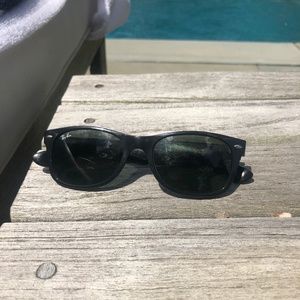 Ray-Ban the wayfarer Sunglasses and Case